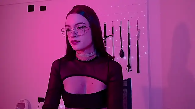 Snapshot of nina_kink chatting on June 4, 11:11 pm nina kink online show from June 4, 11:11 pm