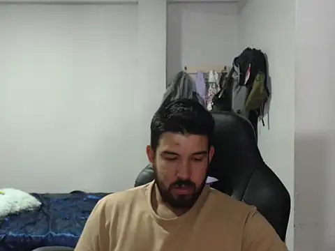 Axel11113 online show from October 20, 4:02 am