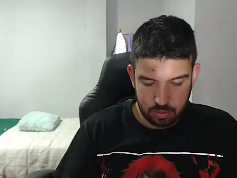 Axel11113 online show from November 18, 2:39 am