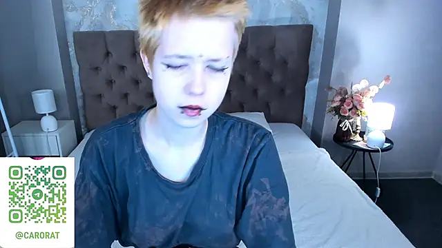 Snapshot of CarolineRichter chatting on September 11, 2:22 am CarolineRichter online show from September 11, 2:22 am