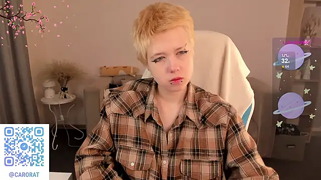 Snapshot of CarolineRichter chatting on September 30, 2:16 am CarolineRichter online show from September 30, 2:16 am