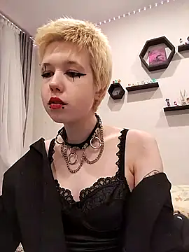 Snapshot of CarolineRichter chatting on October 2, 11:23 pm CarolineRichter online show from October 2, 11:23 pm