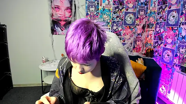 Snapshot of CarolineRichter chatting on October 27, 3:32 am CarolineRichter online show from October 27, 3:32 am