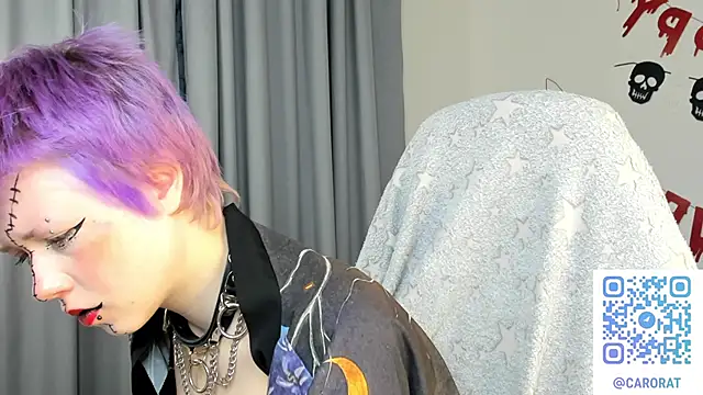 Snapshot of CarolineRichter chatting on November 1, 3:08 am CarolineRichter online show from November 1, 3:08 am