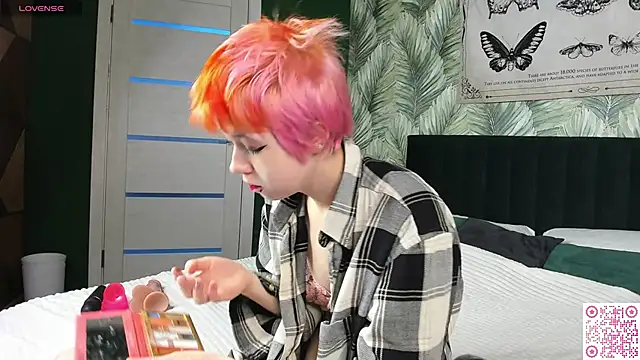 Snapshot of CarolineRichter chatting on November 23, 2:44 am CarolineRichter online show from November 23, 2:44 am