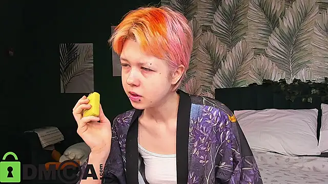 Snapshot of CarolineRichter chatting on December 15, 1:54 am CarolineRichter online show from December 15, 1:54 am