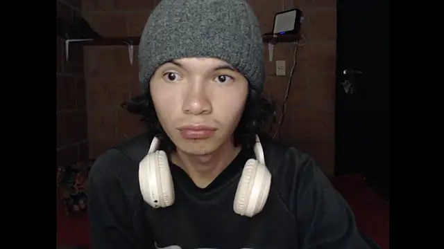 Xoxo Smiles online show from September 21, 5:09 am