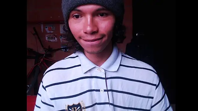 Xoxo Smiles online show from September 25, 3:27 pm