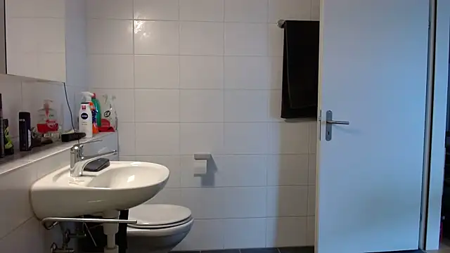 Hijuga online show from February 8, 9:23 am