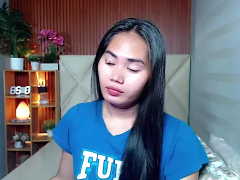 sluttyprincess0 online show from October 2, 11:01 pm