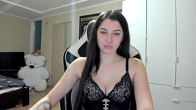 EmiLovsi online show from November 15, 11:21 pm