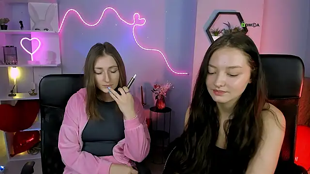 eva smiith  online show from February 5, 7:13 am