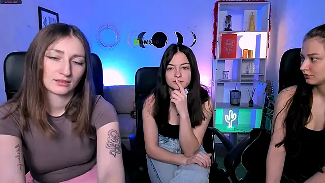 eva smiith  online show from February 26, 6:45 am