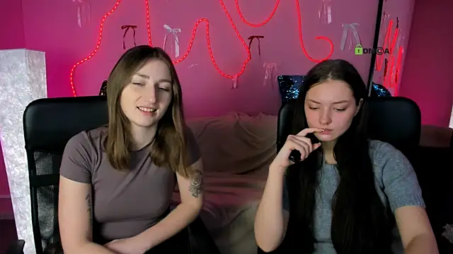 eva smiith  online show from March 9, 6:50 am