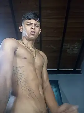 Snapshot of God_Eros_23cm chatting on April 26, 8:06 pm God Eros 23cm online show from April 26, 8:06 pm