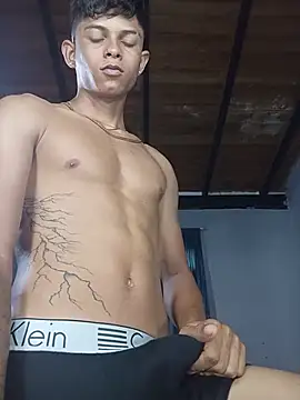 Snapshot of God_Eros_23cm chatting on May 29, 11:19 am God Eros 23cm online show from May 29, 11:19 am
