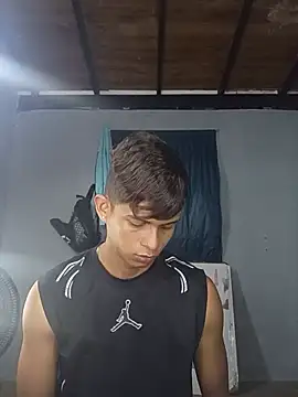 Snapshot of God_Eros_23cm chatting on July 3, 11:33 pm God Eros 23cm online show from July 3, 11:33 pm
