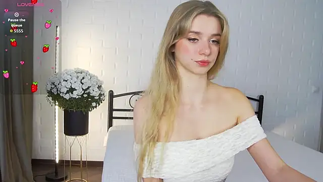 Snapshot of KelsiWest chatting on October 30, 2:18 pm KelsiWest online show from October 30, 2:18 pm