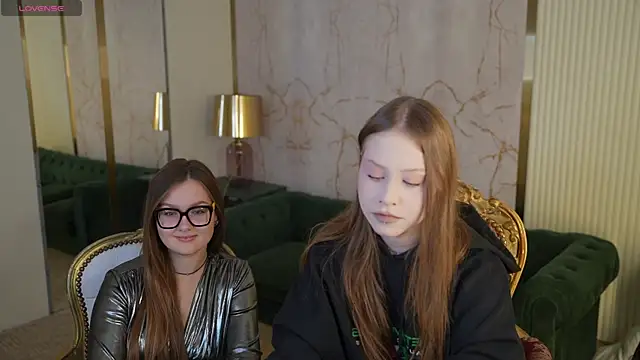 Esmie Smile online show from October 1, 11:05 am