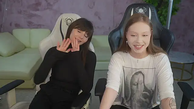 Esmie Smile online show from November 1, 3:36 pm