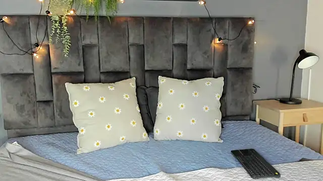 RiriiBrunette   online show from September 22, 7:38 pm