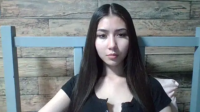 Virginia Hicks online show from November 23, 5:24 pm