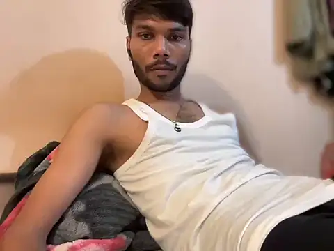 Snapshot of hunterasiaaaa chatting on July 8, 10:31 am hunterasiaaaa online show from July 8, 10:31 am