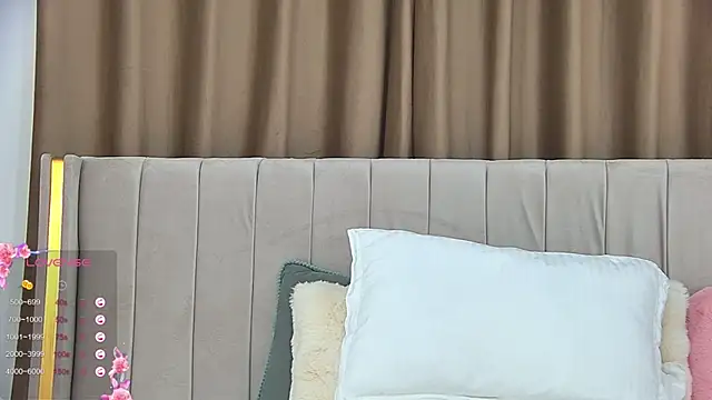 EmilyNovaa online show from May 17, 6:04 pm