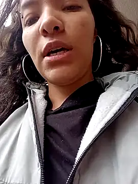 mia blue01 online show from October 5, 4:27 pm