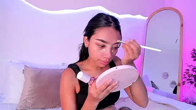 MissPocahontass online show from November 6, 12:06 pm