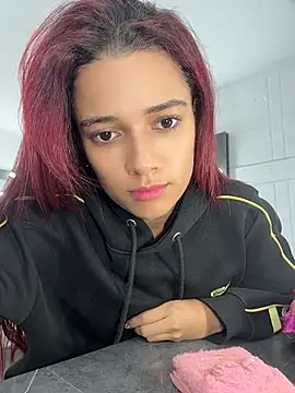 amber sparkle online show from July 1, 12:29 pm