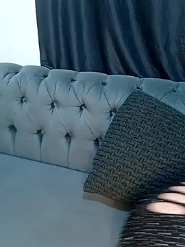 Snapshot of Queen-15 chatting on November 23, 5:29 am Queen-15 online show from November 23, 5:29 am