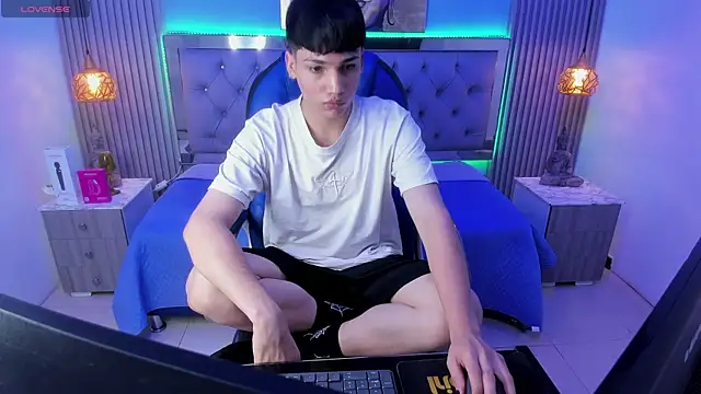 SamBlack  online show from July 21, 1:13 pm