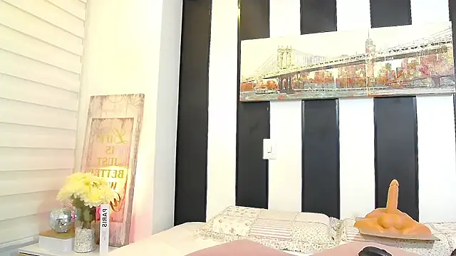 ParisRoux online show from October 25, 8:14 pm