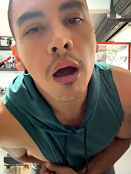 Snapshot of Terra-22cm chatting on October 29, 2:30 pm Terra-22cm online show from October 29, 2:30 pm