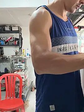 Snapshot of Terra-22cm chatting on October 30, 1:34 pm Terra-22cm online show from October 30, 1:34 pm