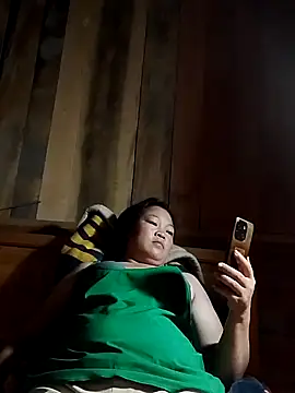 Snapshot of MaySweetb chatting on October 1, 12:05 am MaySweetb online show from October 1, 12:05 am