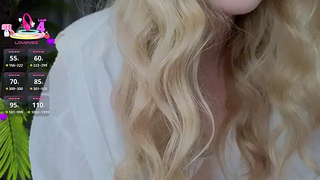 Snapshot of emilyshepar_d chatting on March 10, 4:06 am emilyshepar d online show from March 10, 4:06 am