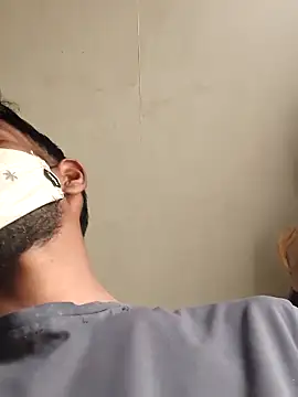 Snapshot of RAYI_Queen_4 chatting on December 14, 4:07 am RAYI Queen 4 online show from December 14, 4:07 am