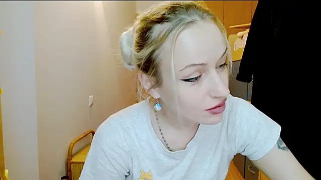 SatinQueen90 online show from December 1, 9:36 am