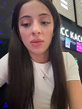 Yesmoree online show from September 8, 2:16 pm