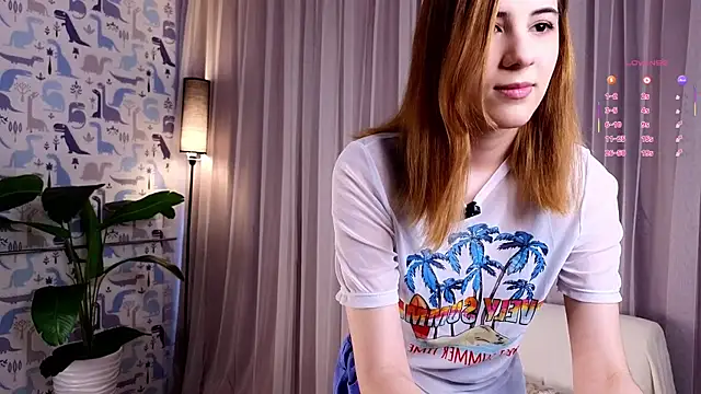 Snapshot of QueenieGitt chatting on March 19, 1:53 am QueenieGitt online show from March 19, 1:53 am