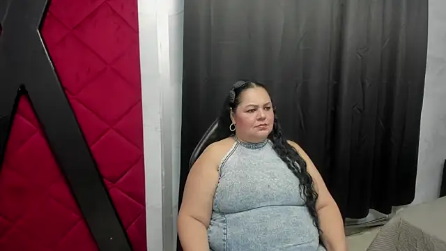 Snapshot of bianca_milf4u chatting on September 19, 10:49 am bianca milf4u online show from September 19, 10:49 am
