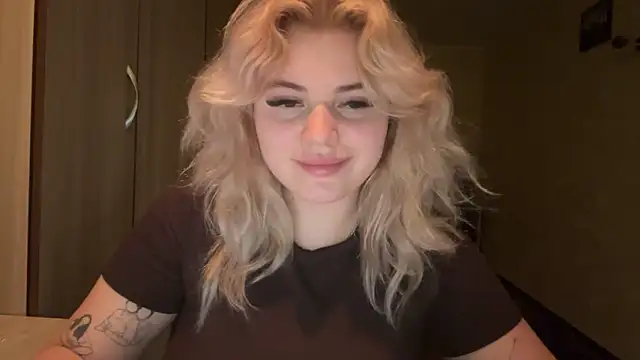 sunshinyflash online show from November 20, 2:39 pm