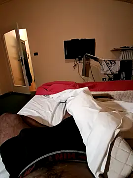 Stud s online show from November 11, 11:05 pm