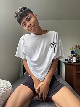 MaxiWildd online show from June 6, 12:43 pm