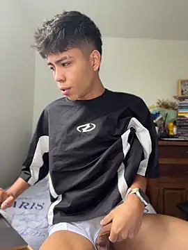 MaxiWildd online show from June 9, 1:23 pm