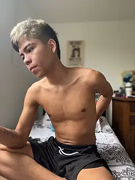 MaxiWildd online show from July 9, 1:04 pm