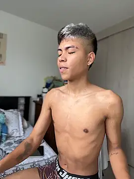 MaxiWildd online show from July 13, 1:03 pm