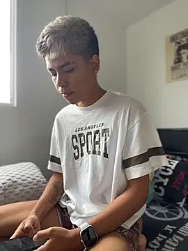 MaxiWildd online show from July 27, 1:07 pm